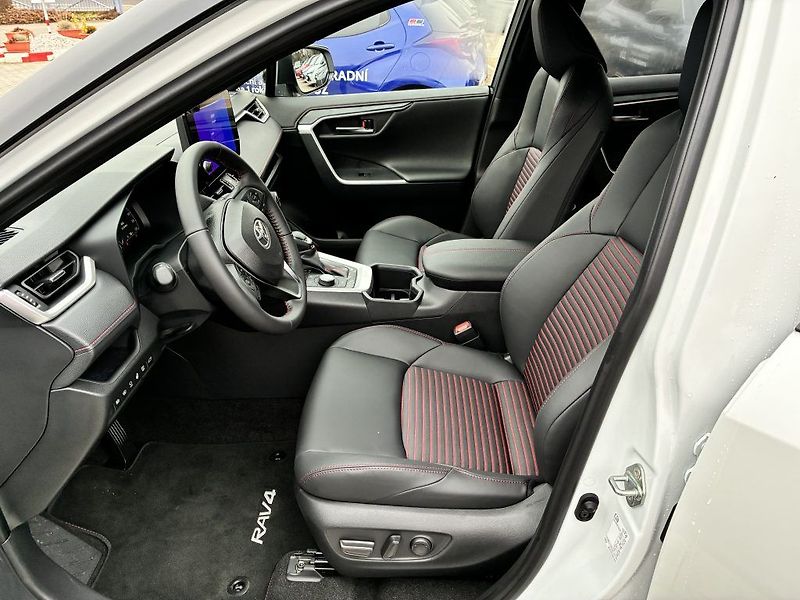Toyota RAV4 2.5 Plug-in 185 Selection - fotka 14 z 27