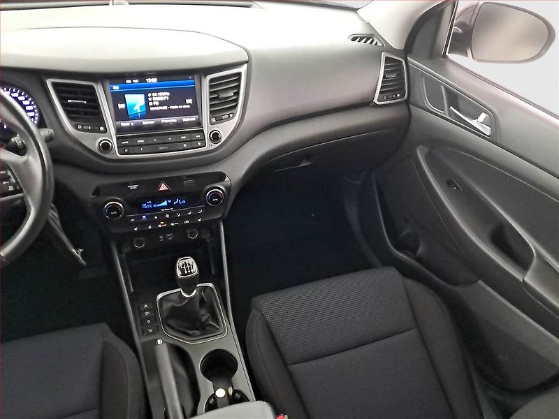 Hyundai Tucson (2017) Trikolor 1.7 CRDi, ČR,1.maj - fotka 8 z 17