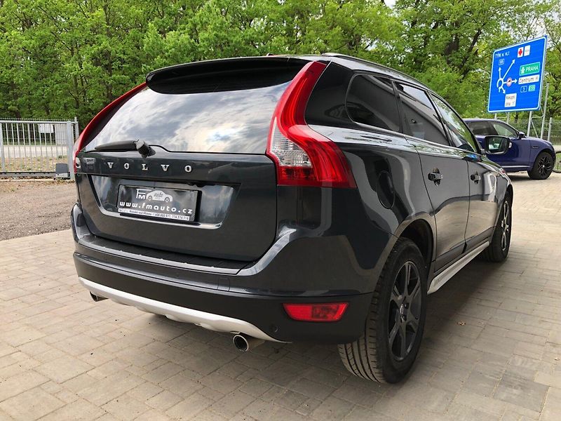 Volvo XC60 (2010) 2.4 D5 AWD - fotka 5 z 33
