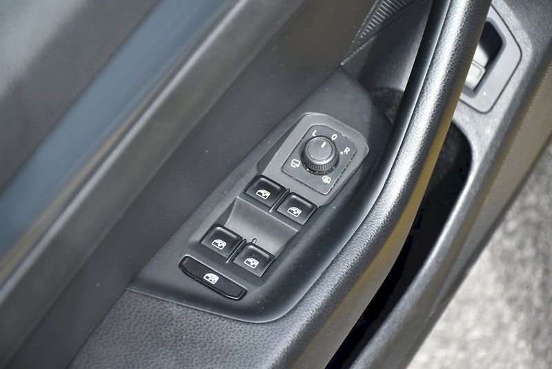 Volkswagen Arteon (2018) R-Line  2.0 BITDI 176kW 4x4 DS - fotka 32 z 32