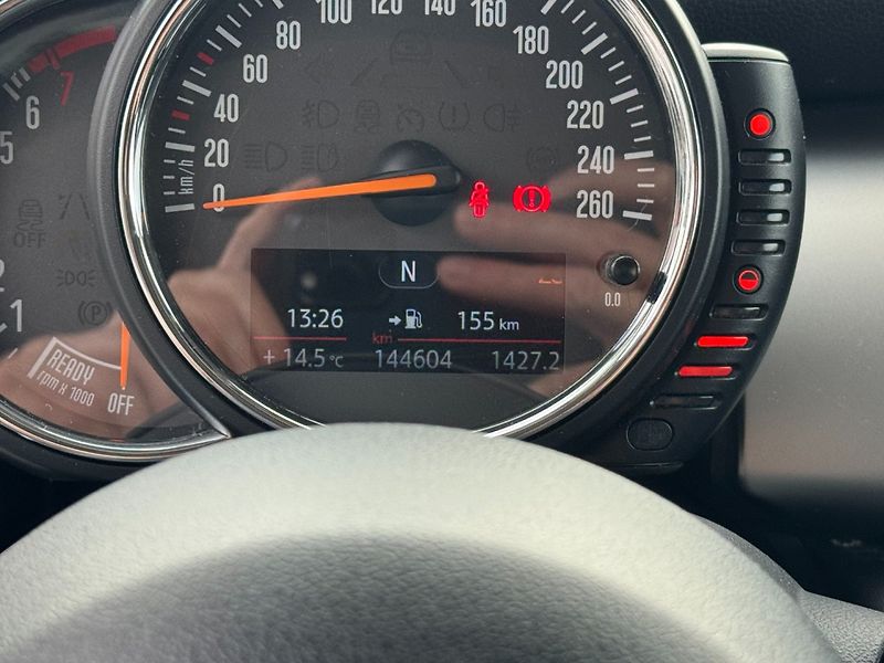 Mini One (2014) 1.2i 75kW - fotka 17 z 28