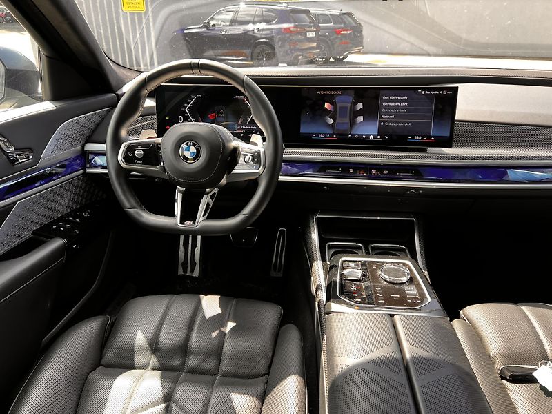 BMW Řada 7 740 xD M Sport frozen Black  - fotka 8 z 18