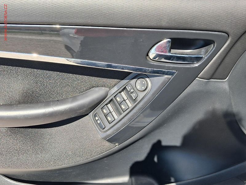 Citroën C4 Picasso (2012) 1.6HDi, ČR, AC, park.čidla - fotka 11 z 19