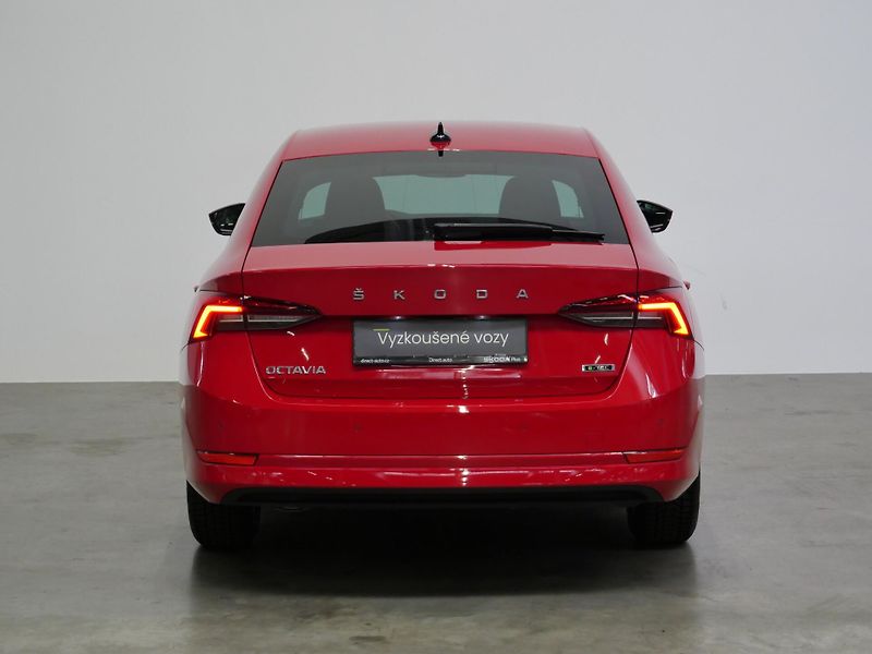 Škoda Octavia - fotka 6 z 28