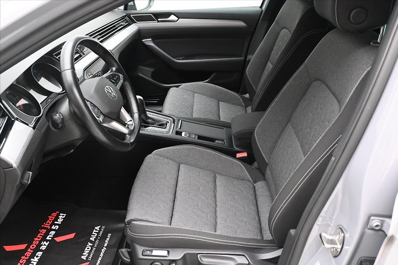 Volkswagen Passat 2,0 TDI 110 kW DSG Business Zá - fotka 13 z 31