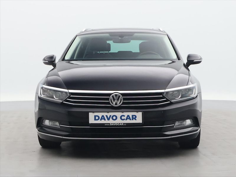 Volkswagen Passat 1,6 TDI Highline Tažné Panoram - fotka 2 z 37