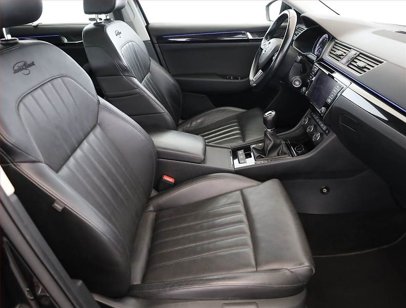 Škoda Superb (2017) Laurin&Klement 1.8 TSI, Kůže - fotka 7 z 21