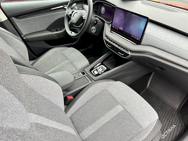 Škoda Octavia (2024) 1.5 TSI 110kW MHEV Selection D - fotka 7 z 22