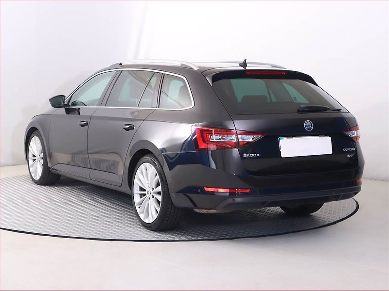 Škoda Superb (2015) 2.0 TDI 4x4, 4X4, Automat - fotka 4 z 21