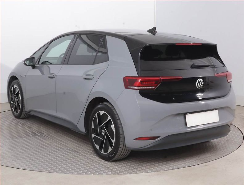 Volkswagen ID.3 (2023) Pro Perf. (62 kWh), SoH 89% - fotka 4 z 18