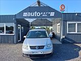 Volkswagen Touran 2,0 TDi, 7 míst, TZ - náhled 1