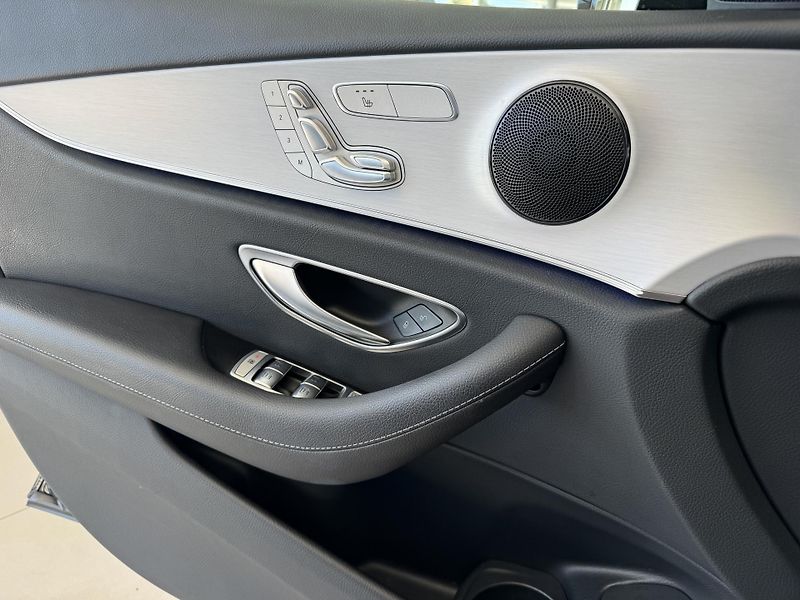 Mercedes-Benz Třídy E 300de 4MATIC*Webasto*Panorama - fotka 34 z 43
