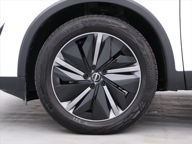 Nissan Qashqai 1,3 DIG-T 116kW Tekna 4WD CZ Z - fotka 35 z 42