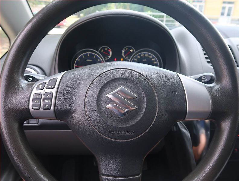 Suzuki SX4 (2011) 1.5 VVT, Serv.kniha - fotka 14 z 16