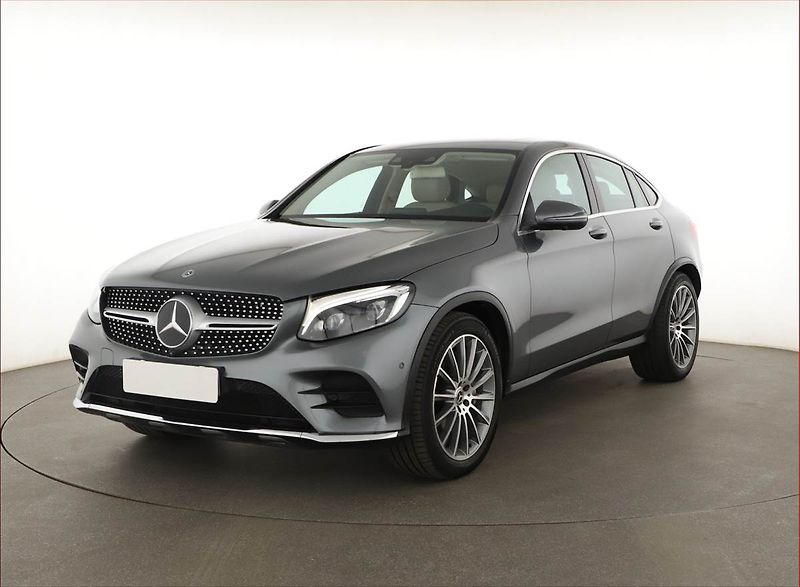 Mercedes-Benz GLC (2018) 300 - fotka 2 z 29