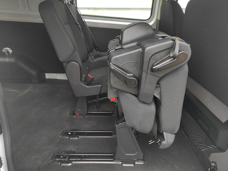 Ford Transit Custom 2,0EcoBlue mHev, L2, 6 míst,TZ - fotka 13 z 43