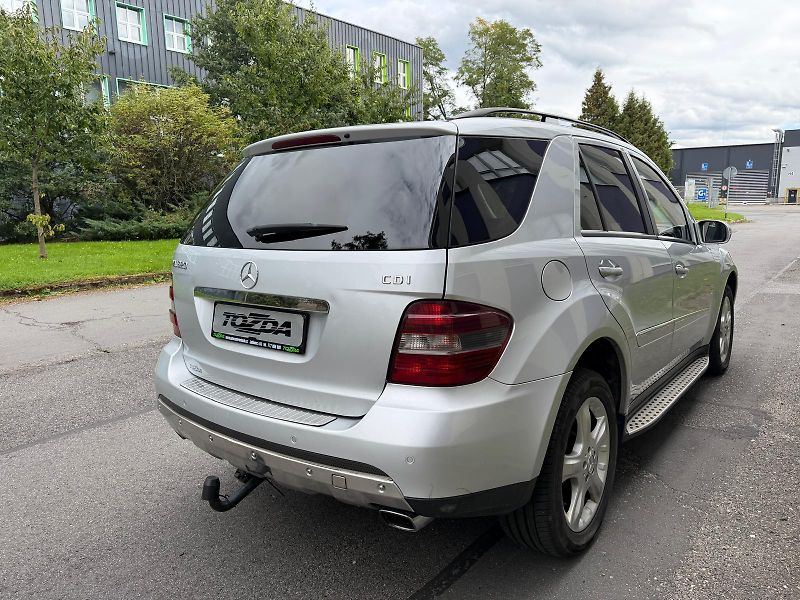 Mercedes-Benz Třídy M ML 320 3,0 CDi 4matic AMG - fotka 5 z 21