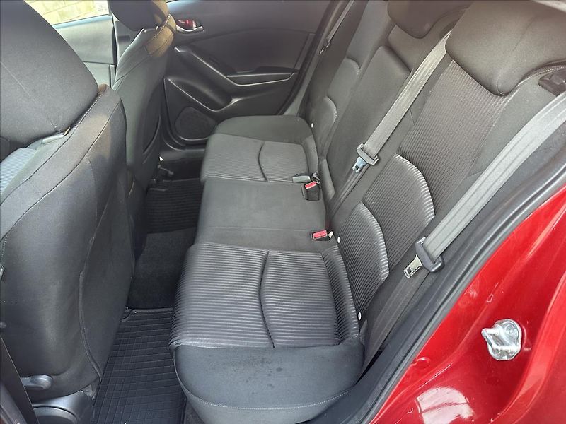 Mazda 3 2,0 G120 - fotka 13 z 22