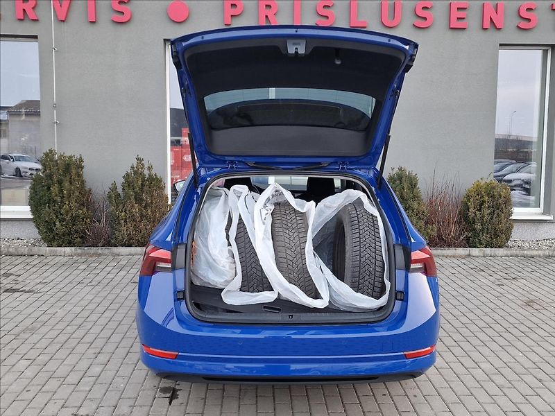 Škoda Octavia 2.0TDI,původ ČR,1.Maj,2x kola - fotka 40 z 50