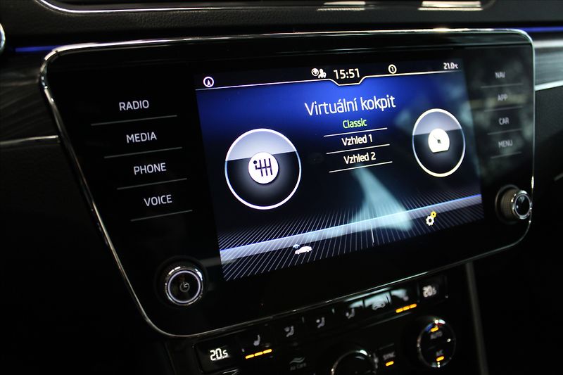 Škoda Superb 2.0 TDi DSG Style - fotka 20 z 28