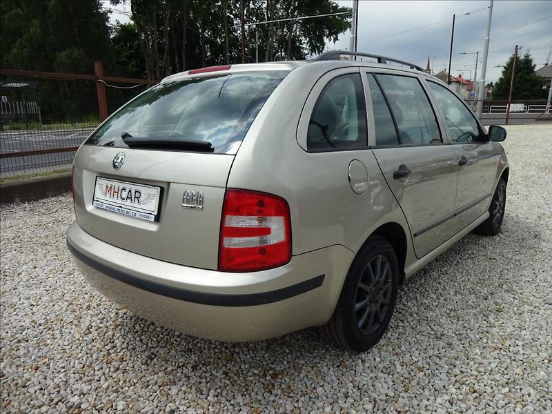 Škoda Fabia I 1,2i 47kW Combi - fotka 6 z 43