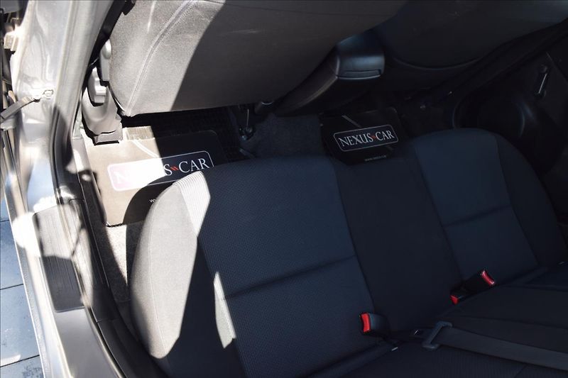 Mazda 3 1,6 I 77KW KLIMA NOVÁ STK - fotka 19 z 47