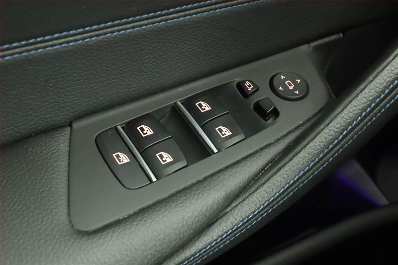 BMW Řada 5 (2021) 540i xDrive - fotka 10 z 20