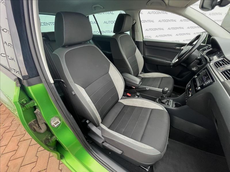 Škoda Rapid 1,6 tdi JOY 85kw led,xenon ,TZ - fotka 21 z 23