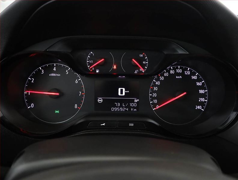 Opel Crossland X (2019) 1.2, ČR,1.maj, Tempomat - fotka 9 z 17