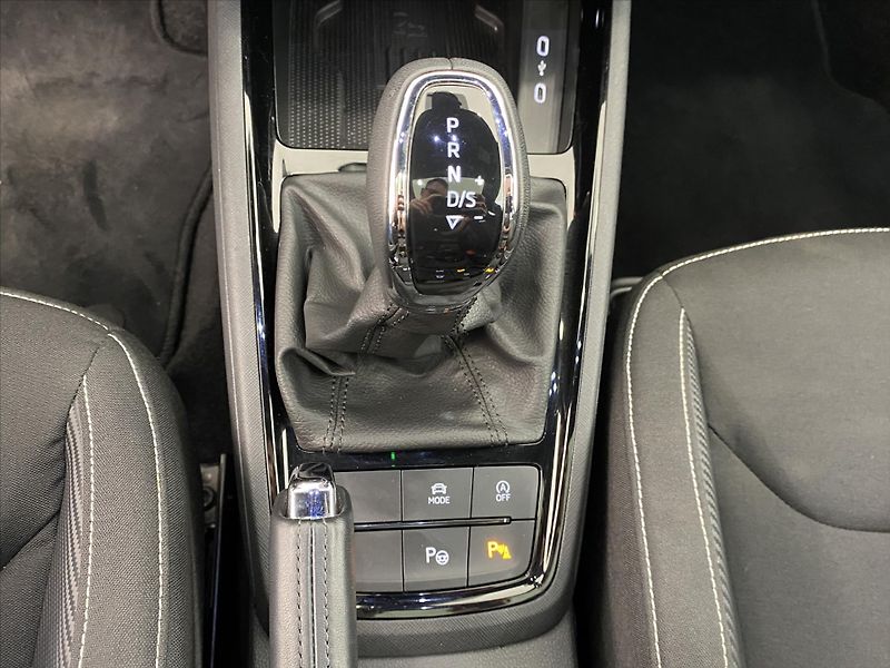 Škoda Scala 1,0 TSI 85kW DSG Monte Carlo - fotka 18 z 29
