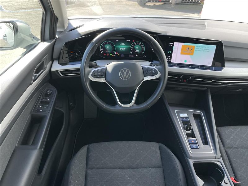 Volkswagen Golf 1,5 eTSI DSG Life  Variant - fotka 7 z 23