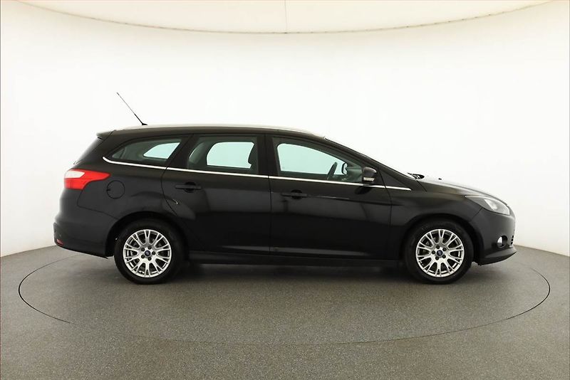 Ford Focus (2011) 1.6 TDCi, po STK - fotka 6 z 17