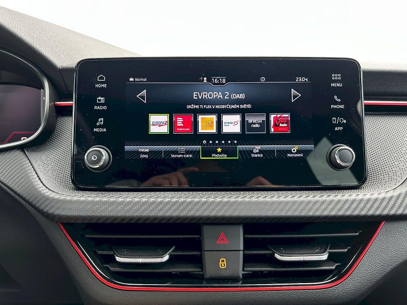 Škoda Kamiq (2025) 1.0 TSI 85kW DSG Monte Carlo - fotka 12 z 35