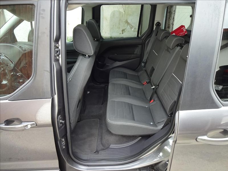 Ford Tourneo Connect 1.0 ECOBOOST TITANIUM - fotka 22 z 49