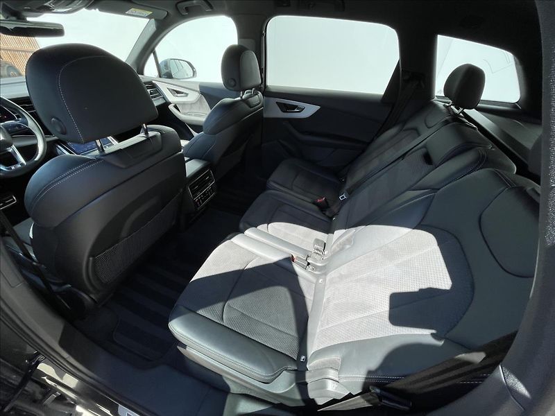 Audi Q7 3,0 50 TDI quattro S line - fotka 17 z 24