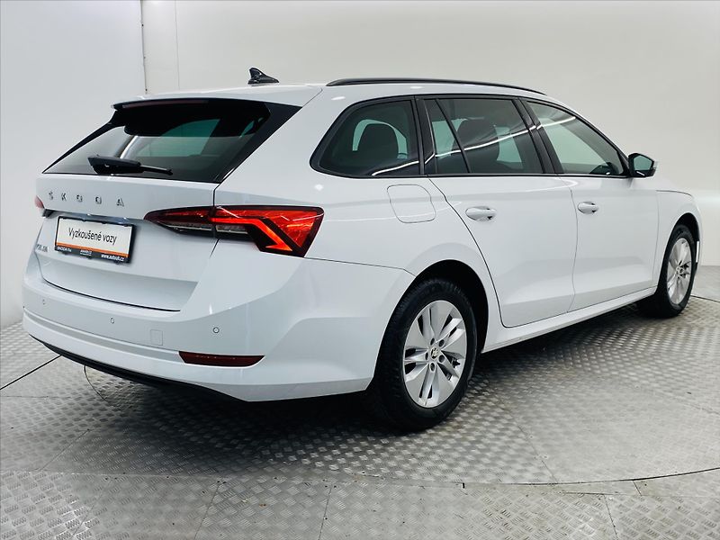 Škoda Octavia 2,0 TDI 85kW Ambition - fotka 2 z 24