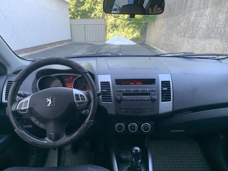 Peugeot 4007 (2009) - fotka 7 z 7