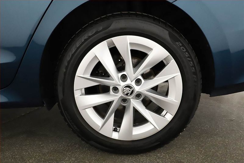 Škoda Octavia (2022) 2.0 TDI, Tempomat - fotka 20 z 20