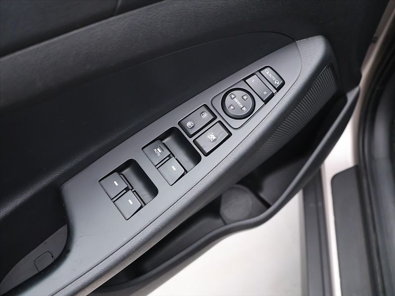 Hyundai Tucson 1,7 CRDi 85kW CZ Czech Edition - fotka 15 z 32