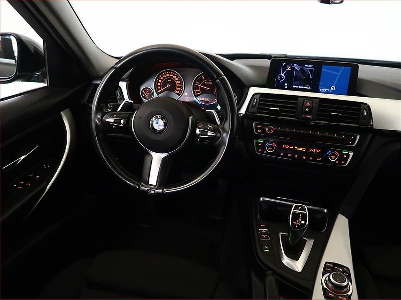 BMW Řada 3 (2013) 320 d, Automat, Serv.kniha - fotka 7 z 19