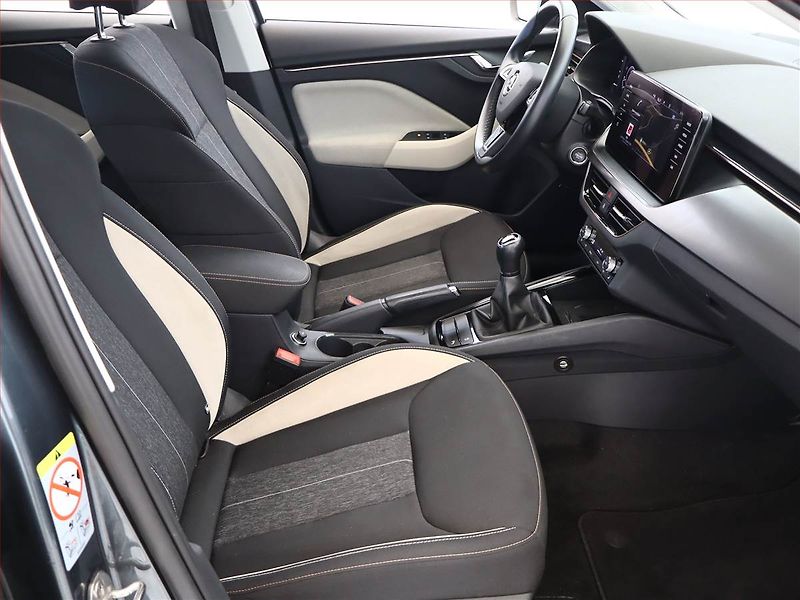 Škoda Scala (2019) Style 1.6 TDI, Serv.kniha - fotka 7 z 17