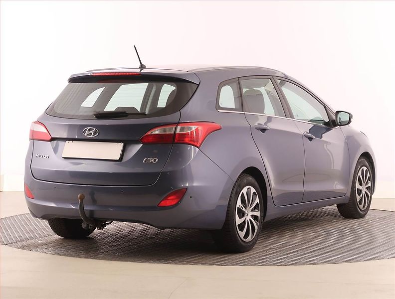 Hyundai i30 (2015) 1.6 MPI, ČR,1.maj, Tempomat - fotka 5 z 18