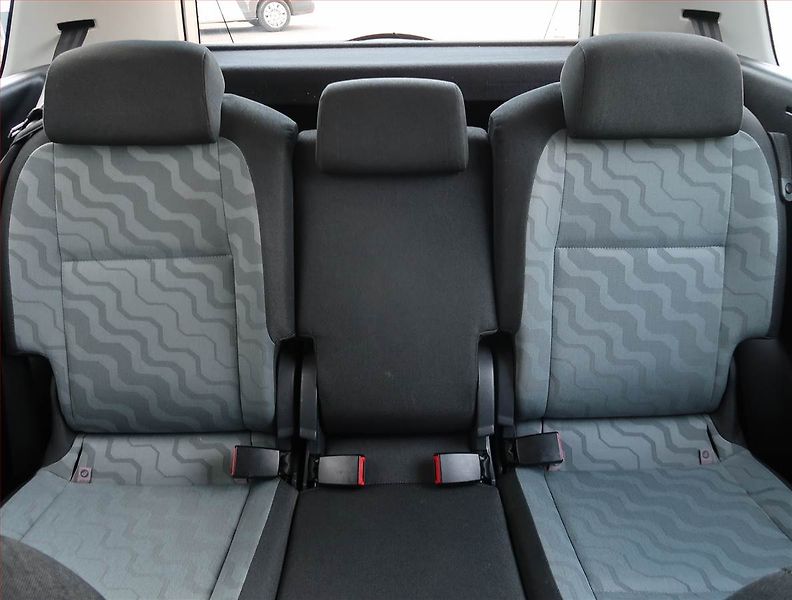 Škoda Roomster (2007) 1.4 16V, po STK, jezdí dobře - fotka 10 z 15