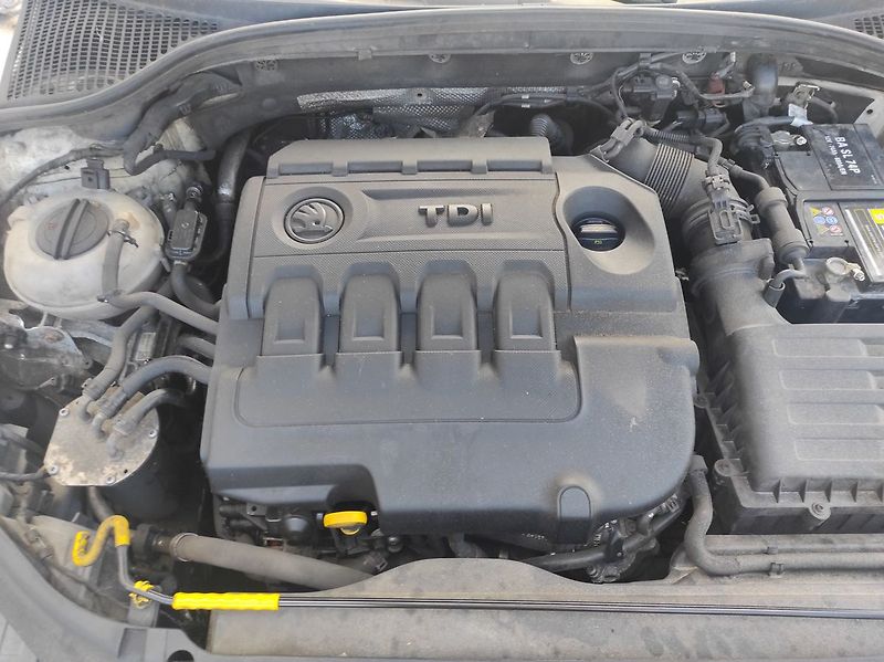 Škoda Octavia 1.6 TDI 66kW Active - fotka 19 z 22
