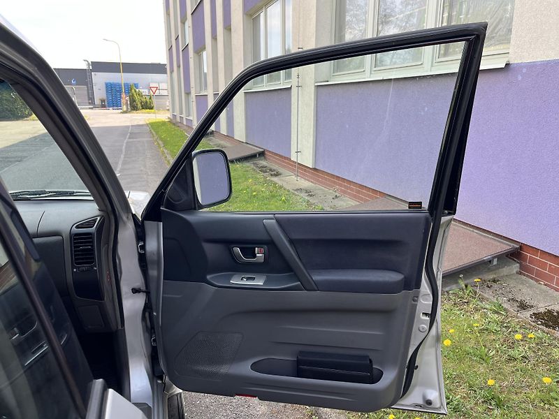 Mitsubishi Pajero 3.2 DID bez koroze - fotka 23 z 33