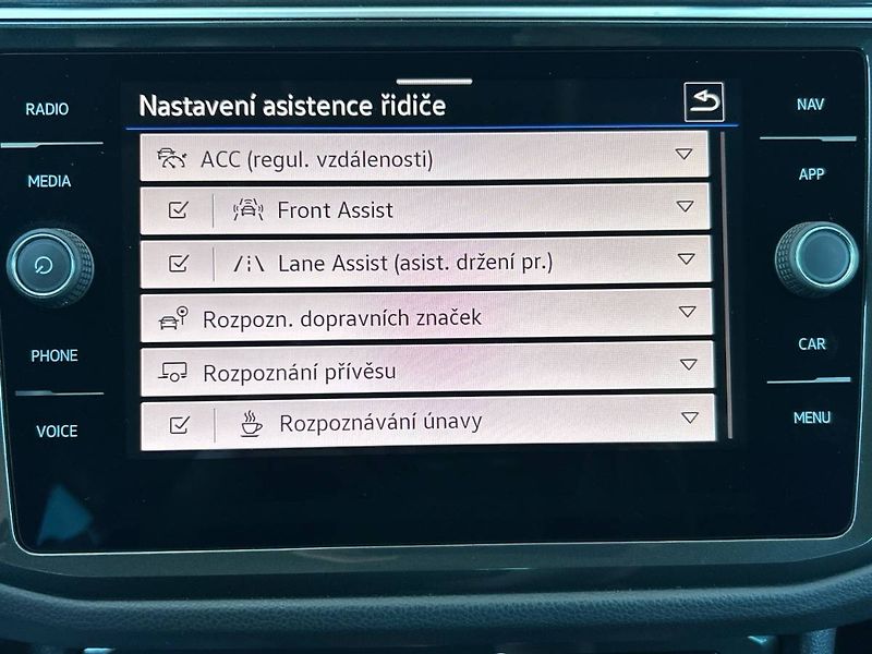 Volkswagen Tiguan (2020) 1.5 TSI Life - fotka 18 z 31