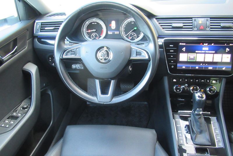 Škoda Superb 2.0 TDI DSG L&K TAŽNÉ - fotka 10 z 41