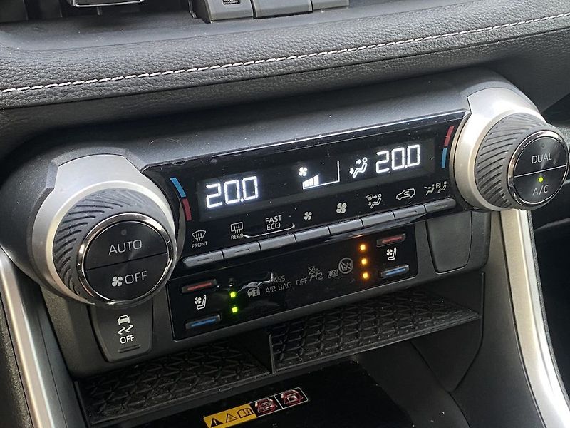 Toyota RAV4 2.5HSD, ČR, Executive, 4x4 - fotka 13 z 19