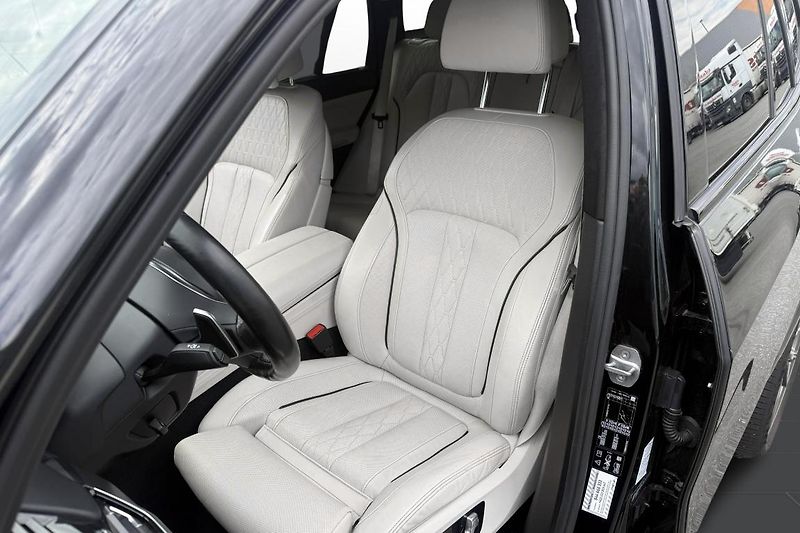 BMW X5 M50d - fotka 10 z 14