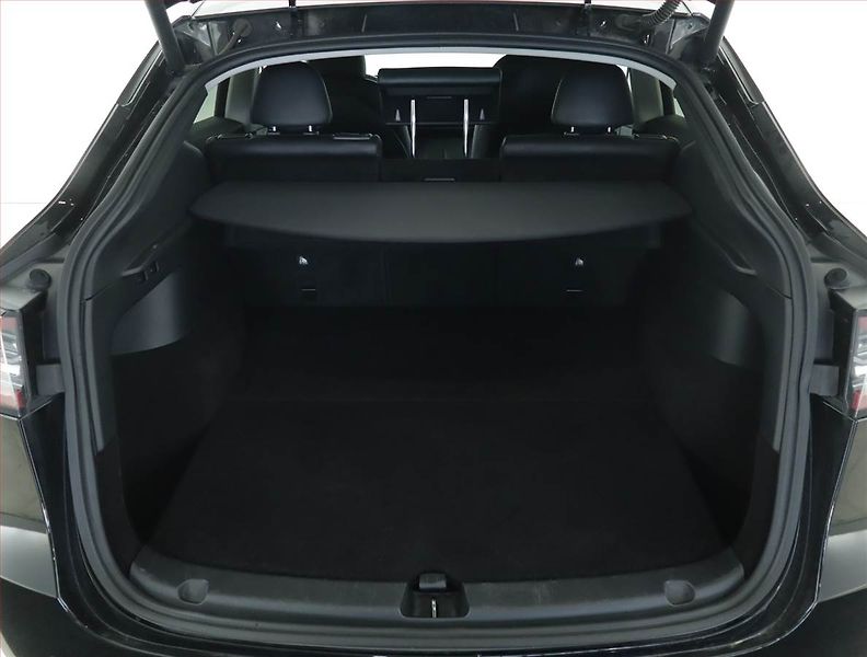 Tesla Model Y (2022) Long Range AWD 79kWh, SoH 91% - fotka 14 z 23